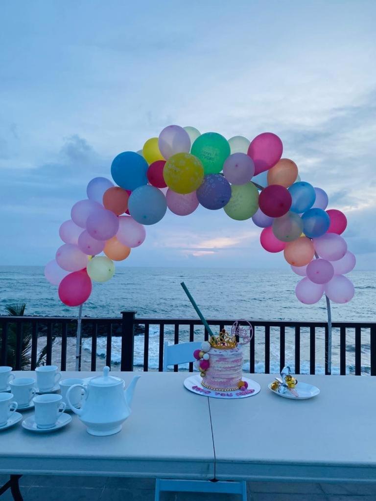 White Sand Villa - Beach Front 히카두와 외부 사진